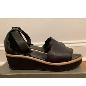 Antelope 423 Black Scallop Wedges Size 39 (fit like a 8 1/2 wide)